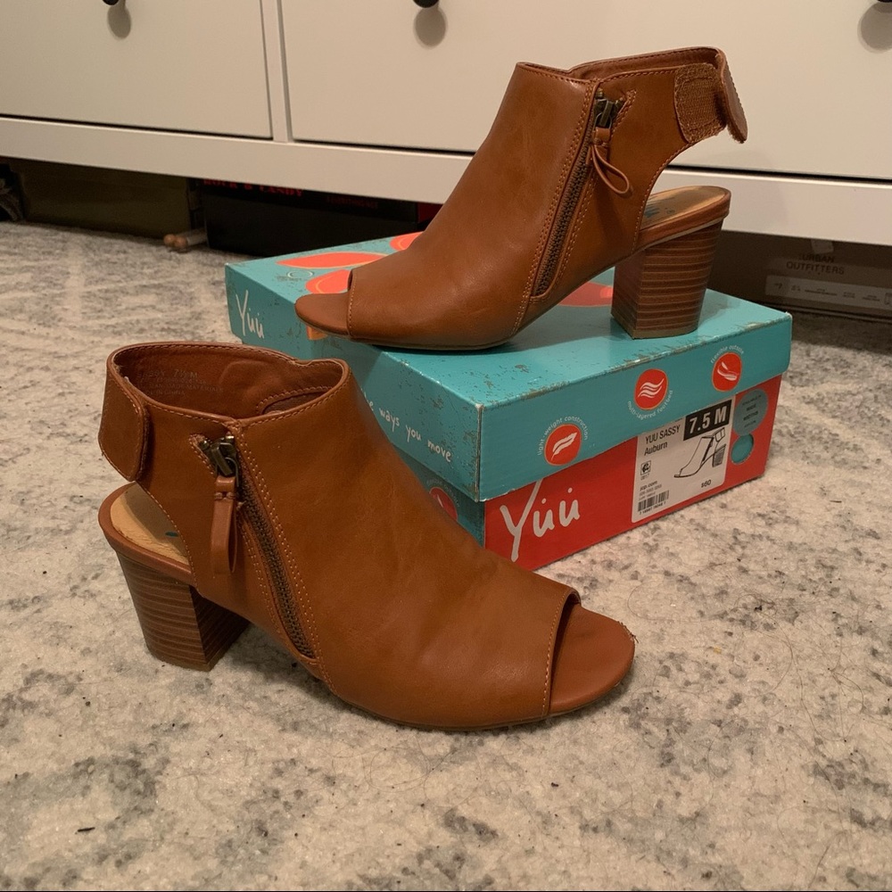 Yuu Sassy heeled boots